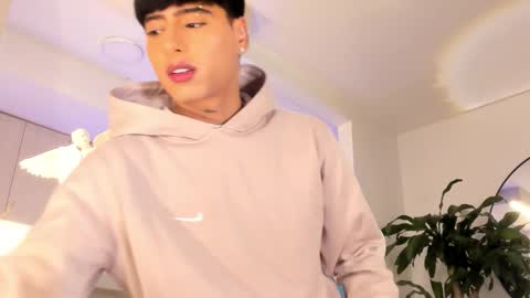 Liam online show from March 2026 08:20:02 AM