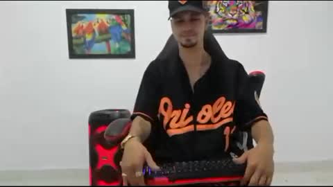 Andres online show from October 2025 10:32:01 PM