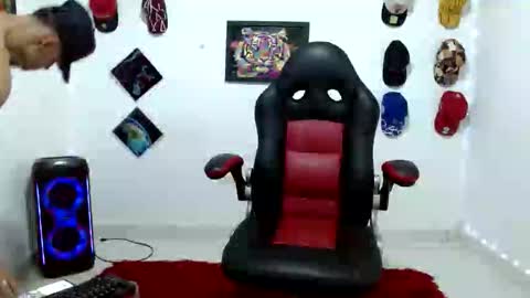 Snapshot of liam_andres12 chatting on February 2026 10:50:01 PM Andres online show from February 2026 10:50:01 PM