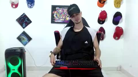 Snapshot of liam_andres12 chatting on March 2026 10:57:01 PM Andres online show from March 2026 10:57:01 PM