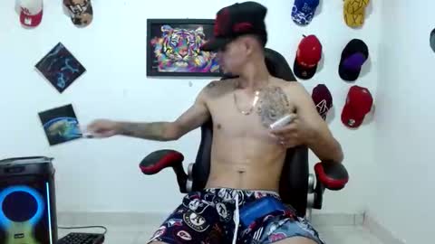 Snapshot of liam_andres12 chatting on April 2026 10:07:02 PM Andres online show from April 2026 10:07:02 PM