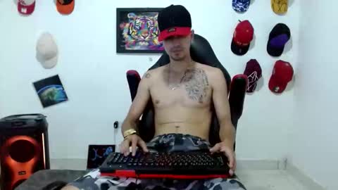 Snapshot of liam_andres12 chatting on April 2026 09:53:02 PM Andres online show from April 2026 09:53:02 PM