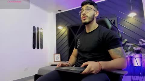 LIAM KLEIN online show from October 2025 11:09:02 AM