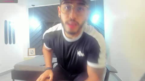 LIAM KLEIN online show from November 2025 11:18:02 AM