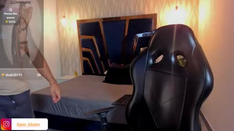 LIAM KLEIN online show from March 2026 02:56:02 PM