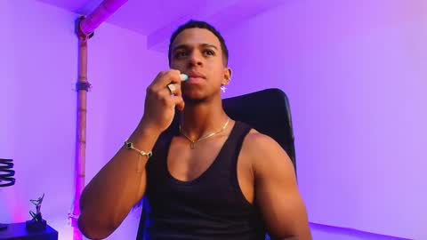 Snapshot of liam_morocho chatting on September 2025 08:20:01 PM LIAM online show from September 2025 08:20:01 PM