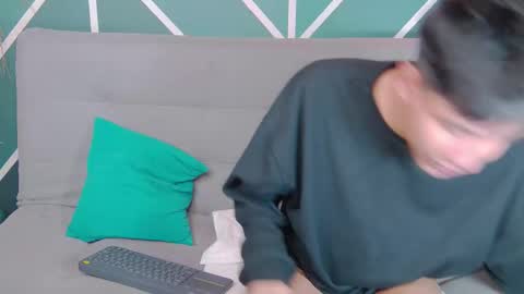 Liam online show from December 2025 01:40:02 PM