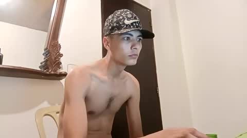 Snapshot of liam_smith00 chatting on January 2025 09:04:02 AM liam_smith00 online show from January 2025 09:04:02 AM