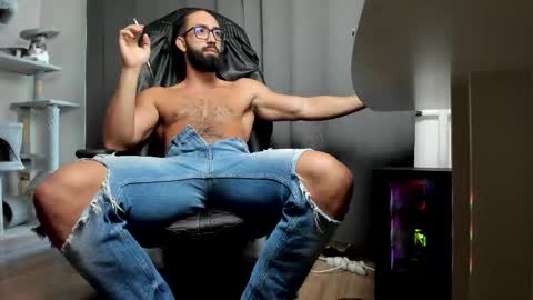 Liam online show from October 2025 07:27:02 AM