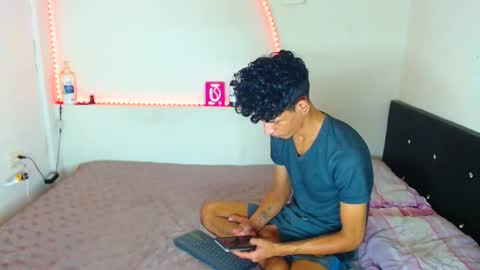 LIAM  KAI online show from January 2026 12:20:01 PM