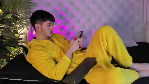 liammuller online show from December 2025 12:25:02 PM