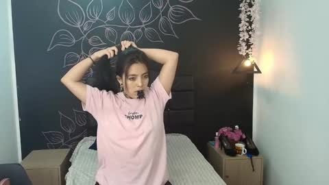 L I A M O N R O E online show from December 2025 12:00:02 PM