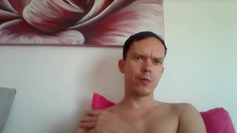 Snapshot of liamrosezn chatting on December 2024 12:08:02 PM LiamRose online show from December 2024 12:08:02 PM