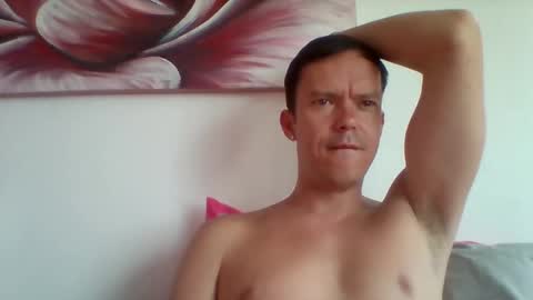Snapshot of liamrosezn chatting on January 2025 06:26:01 AM LiamRose online show from January 2025 06:26:01 AM