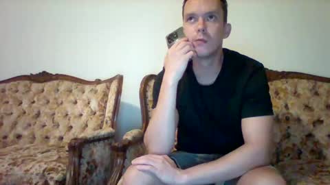 Snapshot of liamrosezn chatting on March 2025 05:38:02 PM LiamRose online show from March 2025 05:38:02 PM