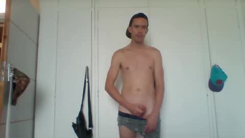 Snapshot of liamrosezn chatting on March 2026 06:02:01 AM LiamRose online show from March 2026 06:02:01 AM