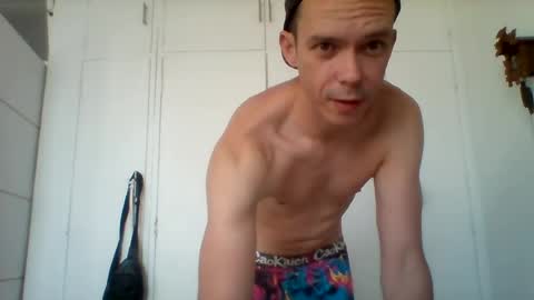 Snapshot of liamrosezn chatting on June 2026 07:10:01 AM LiamRose online show from June 2026 07:10:01 AM