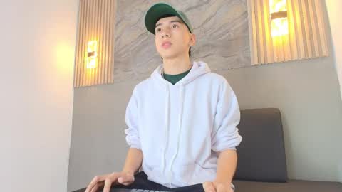 lian_cameron online show from January 2026 03:31:01 AM