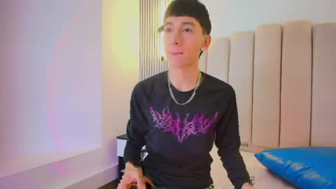 lian_cameron online show from April 2026 03:48:02 AM