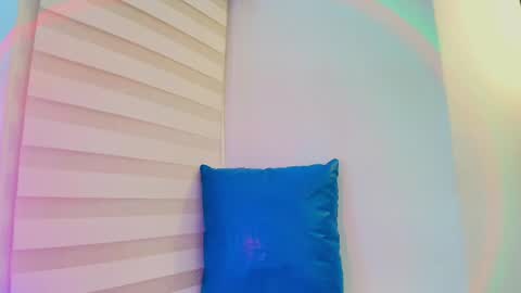 lian_cameron online show from May 2026 03:47:02 AM