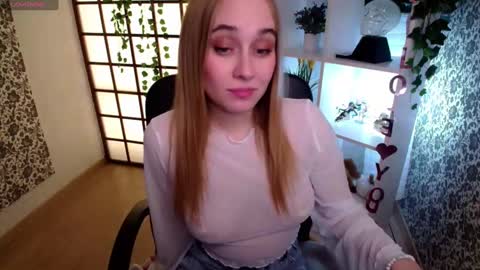 Snapshot of liana_bright chatting on December 2024 03:17:02 AM Liana online show from December 2024 03:17:02 AM