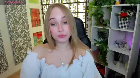 Snapshot of liana_bright chatting on March 2025 02:03:01 AM Liana online show from March 2025 02:03:01 AM