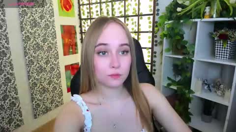 Snapshot of liana_bright chatting on March 2025 02:10:02 AM Liana online show from March 2025 02:10:02 AM