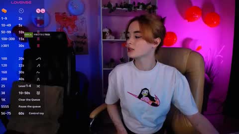 Snapshot of liana_kisses chatting on February 2025 12:04:01 AM Little Liana online show from February 2025 12:04:01 AM