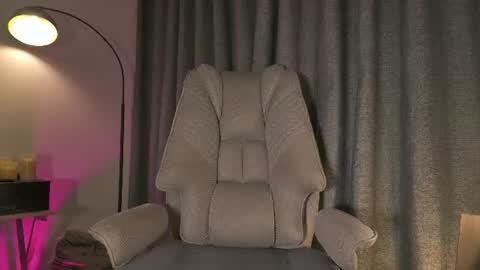 lianewhite online show from June 2026 02:36:02 AM