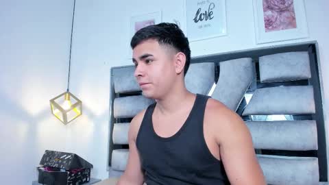 lianfox_ online show from March 2026 12:11:01 PM