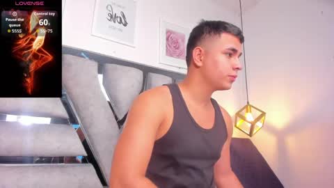 lianfox_ online show from May 2026 12:54:01 PM