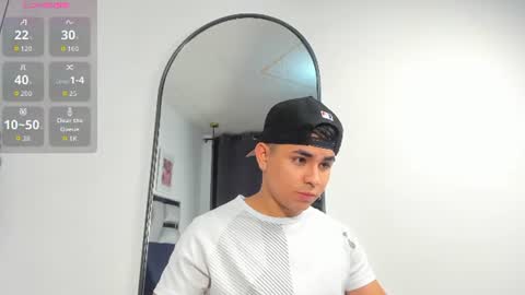 lianfox_ online show from June 2026 12:26:02 PM