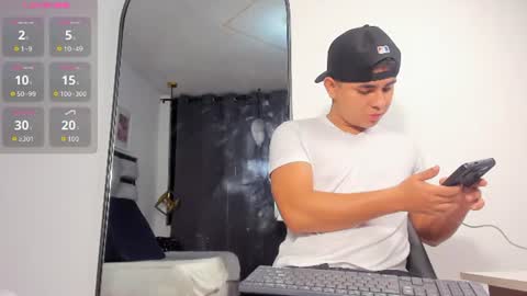 lianfox_ online show from June 2026 12:25:01 PM