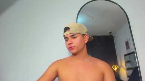 lianfox_ online show from June 2026 01:35:02 PM