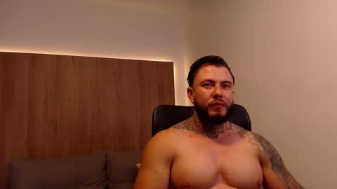 Snapshot of lianjones9 chatting on October 2025 06:41:02 PM lianjones9 online show from October 2025 06:41:02 PM