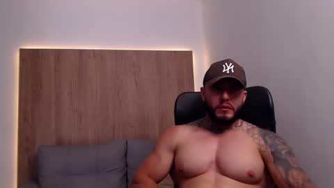 Snapshot of lianjones9 chatting on November 2025 06:21:01 PM lianjones9 online show from November 2025 06:21:01 PM