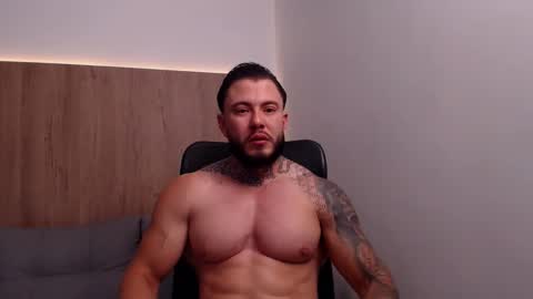 Snapshot of lianjones9 chatting on November 2025 06:02:01 PM lianjones9 online show from November 2025 06:02:01 PM