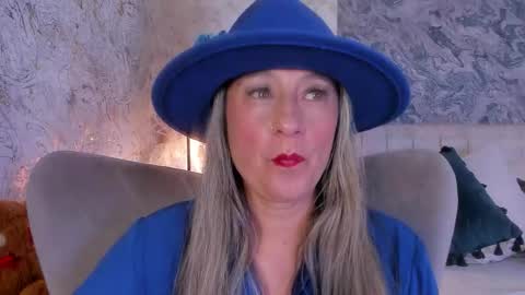 Lian online show from November 2025 07:58:02 PM