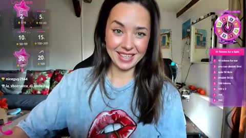 LiaQuinn online show from October 2025 08:35:02 AM