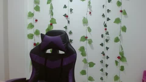 Lia Roberts online show from May 2026 03:34:01 AM