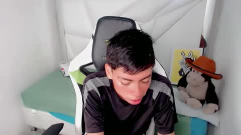 Snapshot of liarr_ chatting on February 2026 08:05:01 PM LIAR online show from February 2026 08:05:01 PM