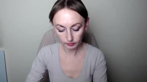 Lia online show from March 2026 12:41:01 PM