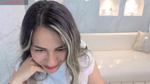 Snapshot of liat_white_tx chatting on September 2025 01:36:02 PM Online 800 to 1400 online show from September 2025 01:36:02 PM