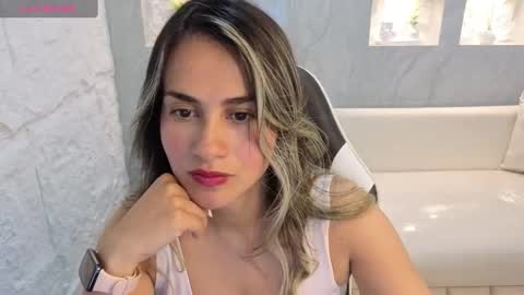 Snapshot of liat_white_tx chatting on September 2025 01:16:01 PM Online 800 to 1400 online show from September 2025 01:16:01 PM