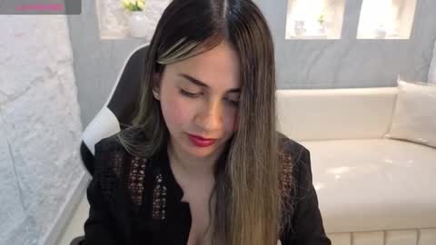 Snapshot of liat_white_tx chatting on October 2025 01:18:01 PM Online 800 to 1400 online show from October 2025 01:18:01 PM