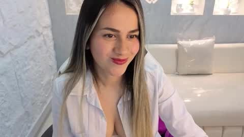 Snapshot of liat_white_tx chatting on October 2025 01:12:01 PM Online 800 to 1400 online show from October 2025 01:12:01 PM