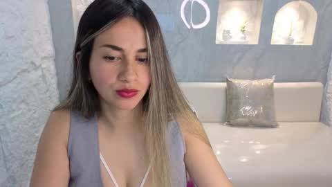 Snapshot of liat_white_tx chatting on October 2025 01:12:02 PM Online 800 to 1400 online show from October 2025 01:12:02 PM