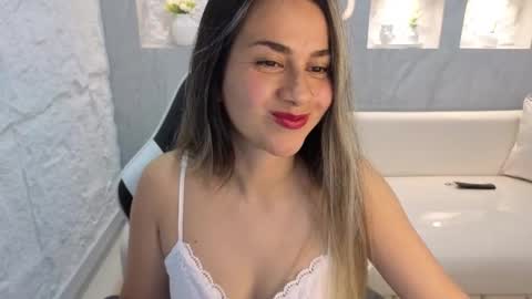 Snapshot of liat_white_tx chatting on October 2025 02:27:02 PM Online 800 to 1400 online show from October 2025 02:27:02 PM