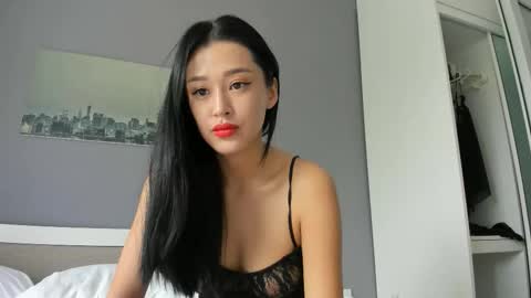 Snapshot of liavee chatting on November 2025 04:02:02 AM Lia online show from November 2025 04:02:02 AM