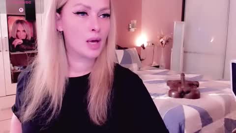 Snapshot of libby_nora chatting on September 2025 09:03:02 AM Libby online show from September 2025 09:03:02 AM